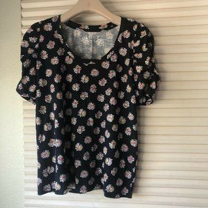 NWT Loft Navy blue base floral  Shirred Sleeve T-Shirt size: Small